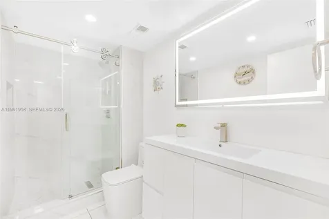 2401 Collins Avenue Miami Beach FL 33140