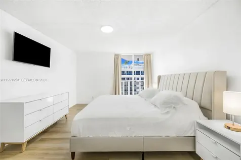 2401 Collins Avenue Miami Beach FL 33140