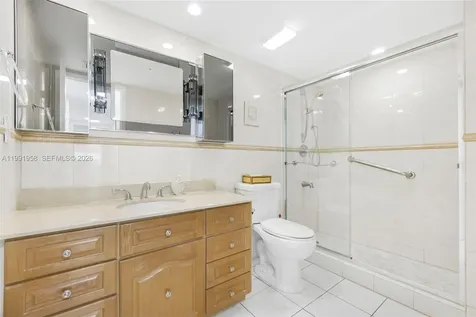 2401 Collins Avenue Miami Beach FL 33140