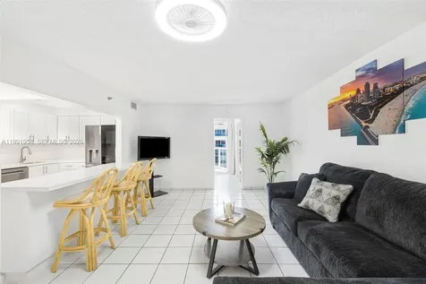 2401 Collins Avenue Miami Beach FL 33140