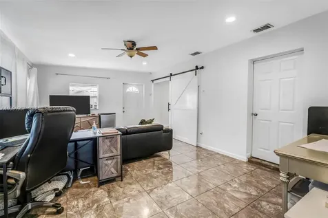 7211 NW 76th Street Tamarac FL 33321