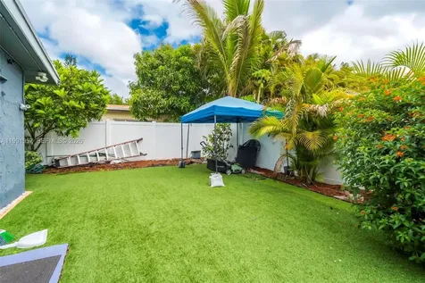 7211 NW 76th Street Tamarac FL 33321