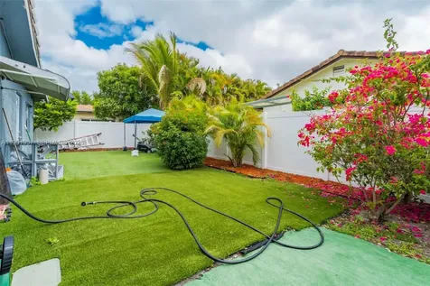7211 NW 76th Street Tamarac FL 33321
