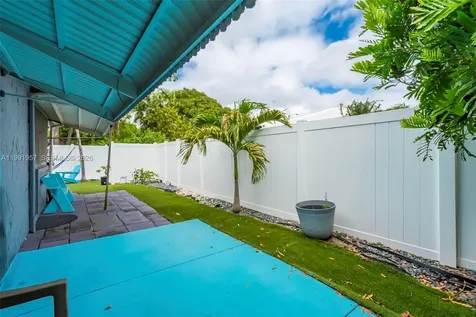 7211 NW 76th Street Tamarac FL 33321