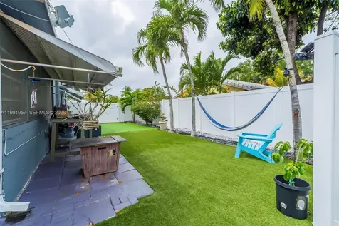 7211 NW 76th Street Tamarac FL 33321