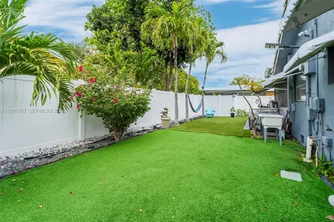 7211 NW 76th Street Tamarac FL 33321