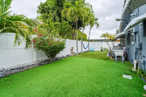 7211 NW 76th Street Tamarac FL 33321