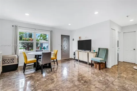 7211 NW 76th Street Tamarac FL 33321