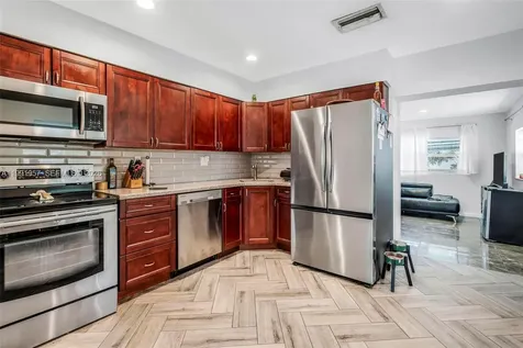 7211 NW 76th Street Tamarac FL 33321