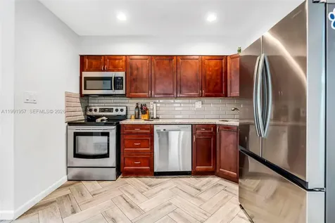 7211 NW 76th Street Tamarac FL 33321
