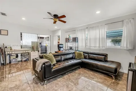 7211 NW 76th Street Tamarac FL 33321