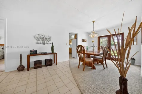7241 NW 10th Place Plantation FL 33313