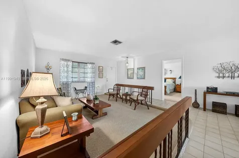 7241 NW 10th Place Plantation FL 33313