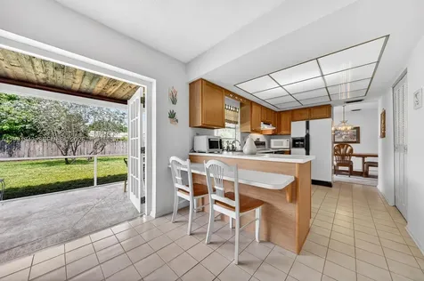 7241 NW 10th Place Plantation FL 33313