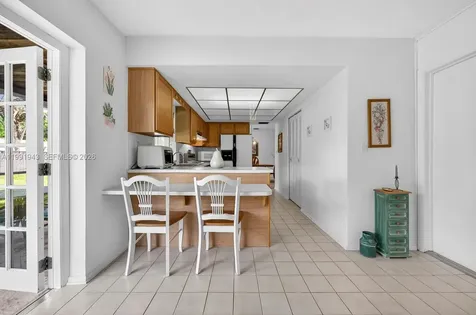 7241 NW 10th Place Plantation FL 33313