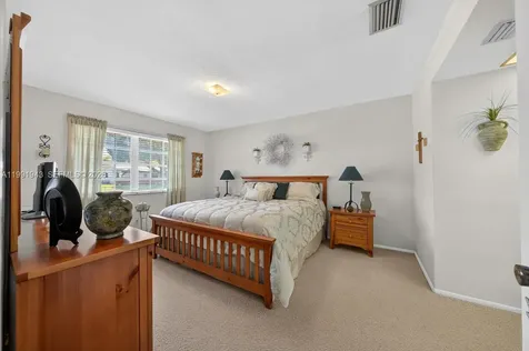 7241 NW 10th Place Plantation FL 33313