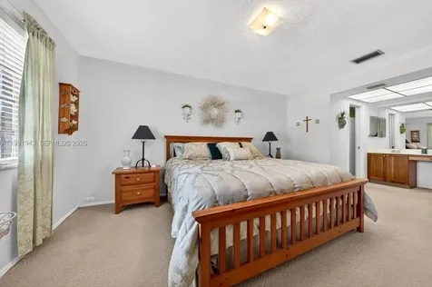 7241 NW 10th Place Plantation FL 33313