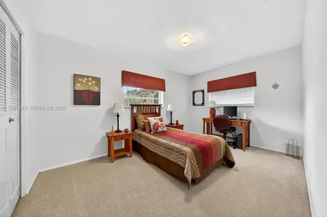 7241 NW 10th Place Plantation FL 33313
