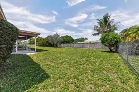 7241 NW 10th Place Plantation FL 33313