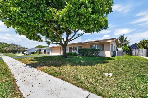 7241 NW 10th Place Plantation FL 33313