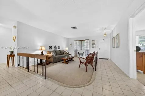 7241 NW 10th Place Plantation FL 33313