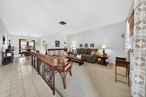 7241 NW 10th Place Plantation FL 33313