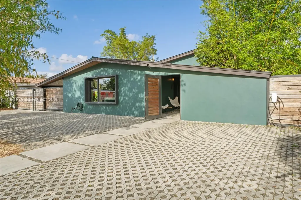 4315 SW 97th Court Miami FL 33165