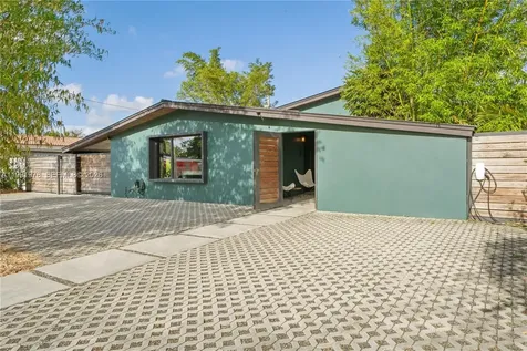 4315 SW 97th Court Miami FL 33165