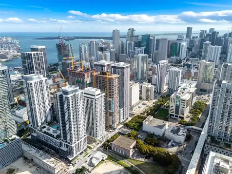 11 NE 6 Th Miami FL 33132