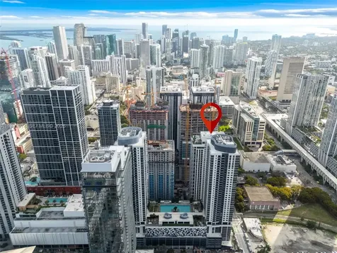 11 NE 6 Th Miami FL 33132