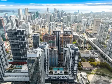11 NE 6 Th Miami FL 33132