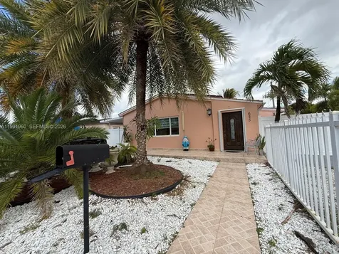625 E 8th Lane Hialeah FL 33010