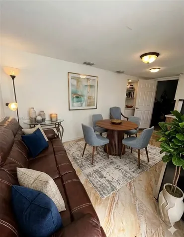 625 E 8th Lane Hialeah FL 33010