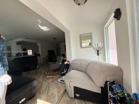 625 E 8th Lane Hialeah FL 33010