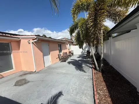 625 E 8th Lane Hialeah FL 33010