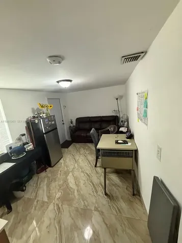 625 E 8th Lane Hialeah FL 33010