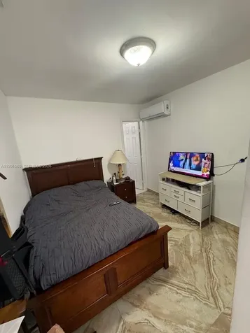 625 E 8th Lane Hialeah FL 33010