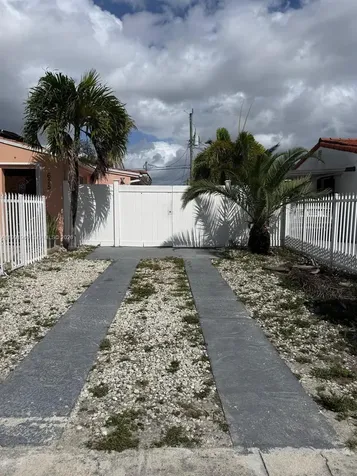 625 E 8th Lane Hialeah FL 33010
