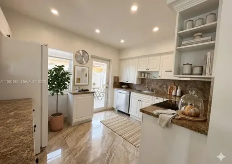 625 E 8th Lane Hialeah FL 33010