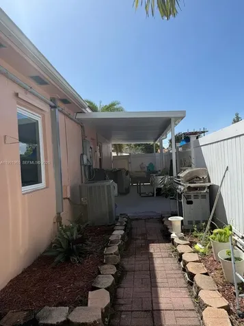 625 E 8th Lane Hialeah FL 33010