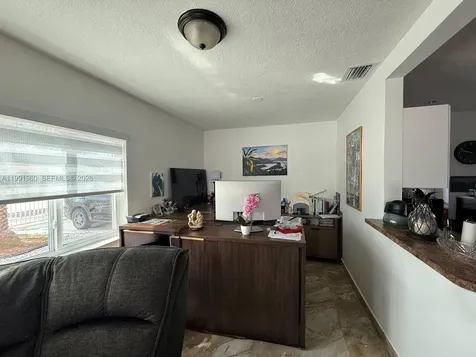 625 E 8th Lane Hialeah FL 33010
