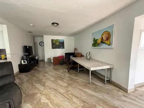 625 E 8th Lane Hialeah FL 33010