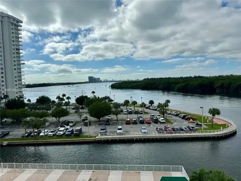 400 Kings Point Drive Sunny Isles Beach FL 33160
