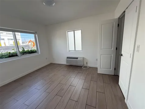 625 77th Street Miami Beach FL 33141