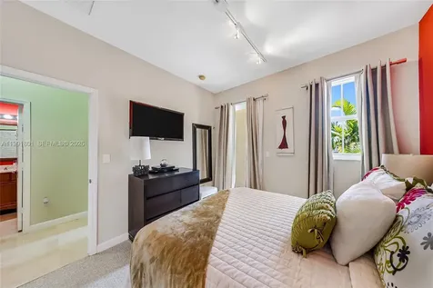 10711 NW 75th Lane Doral FL 33178