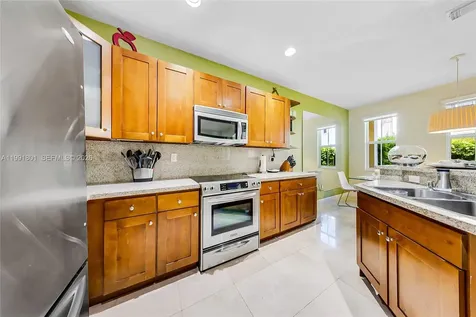 10711 NW 75th Lane Doral FL 33178