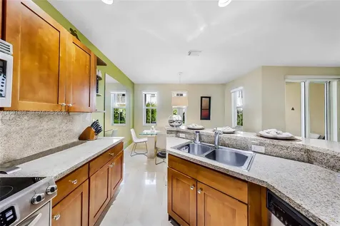 10711 NW 75th Lane Doral FL 33178