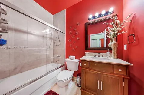 10711 NW 75th Lane Doral FL 33178