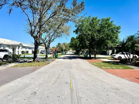 8899 NW 176th Lane Hialeah FL 33018