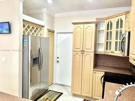 8899 NW 176th Lane Hialeah FL 33018